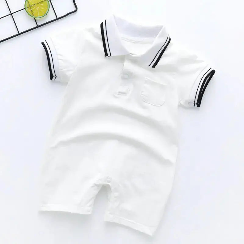 Witte unisex jumpsuit met polo-kraag van katoen, perfect voor warme dagen baby peuter